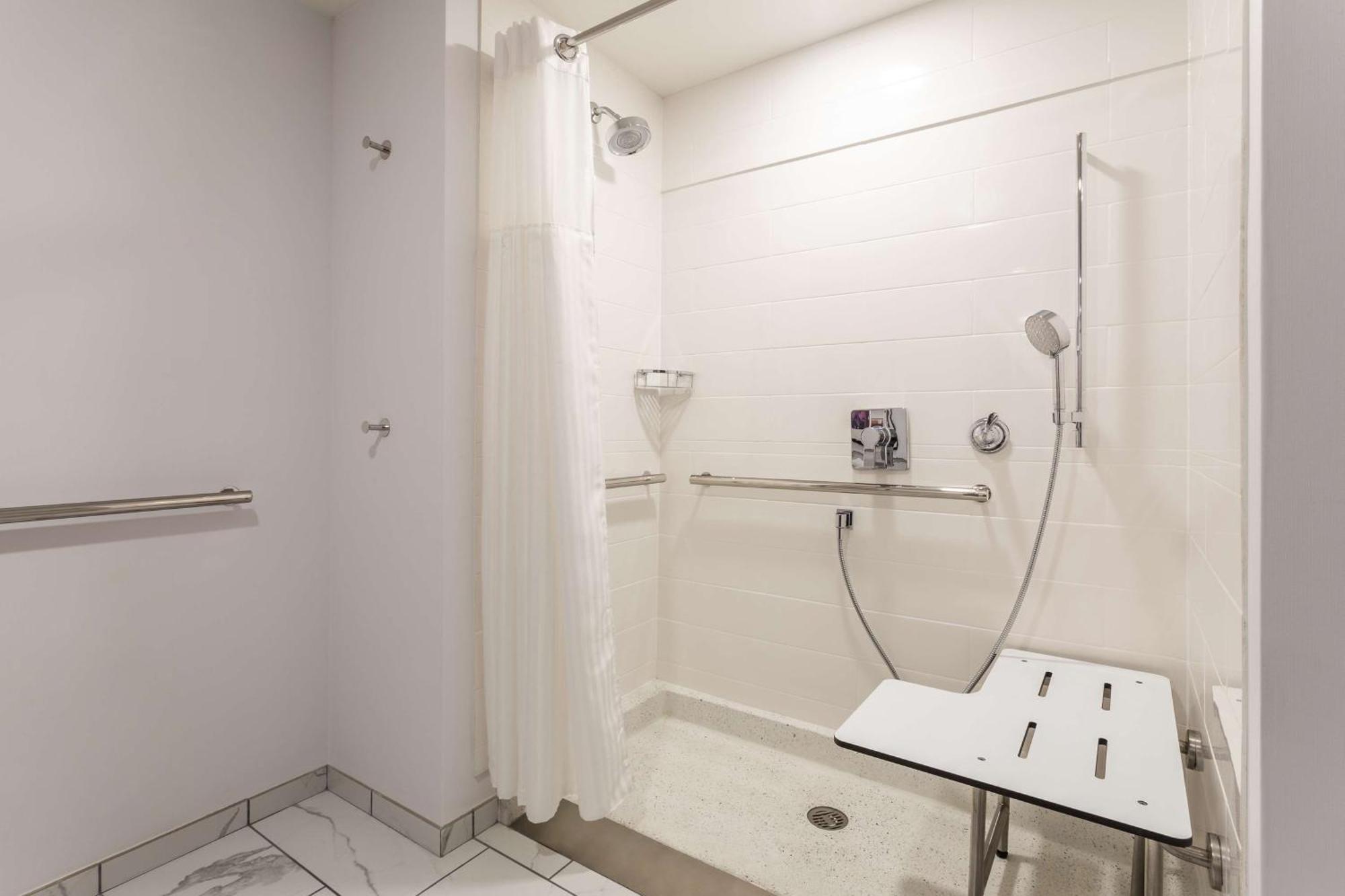 Hotel Hilton Garden 3*
